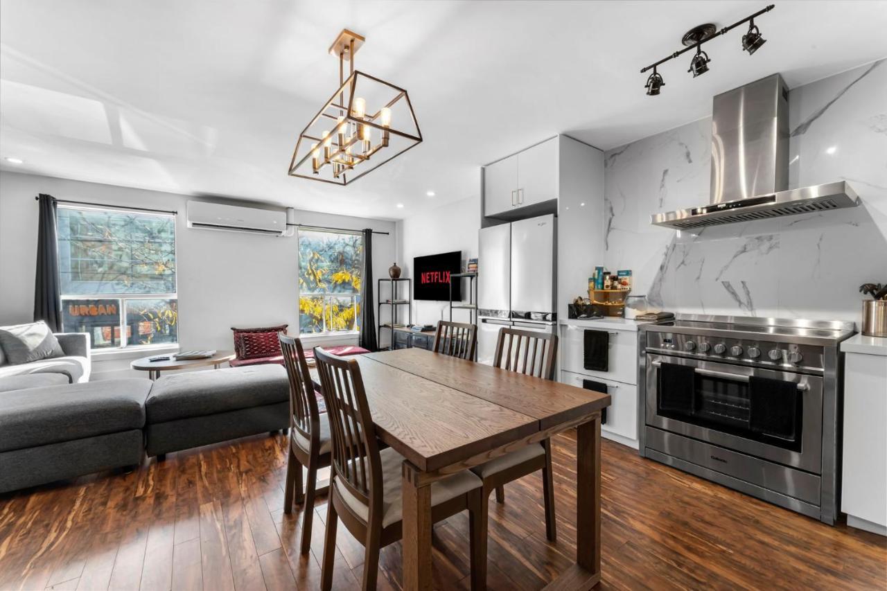 Amazing Fully Renovated Apartment On Queen St. Toronto Eksteriør bilde