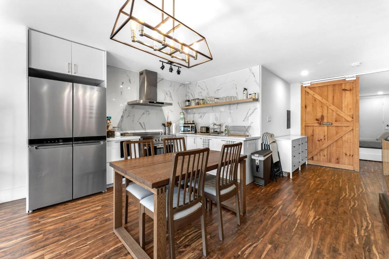 Amazing Fully Renovated Apartment On Queen St. Toronto Eksteriør bilde